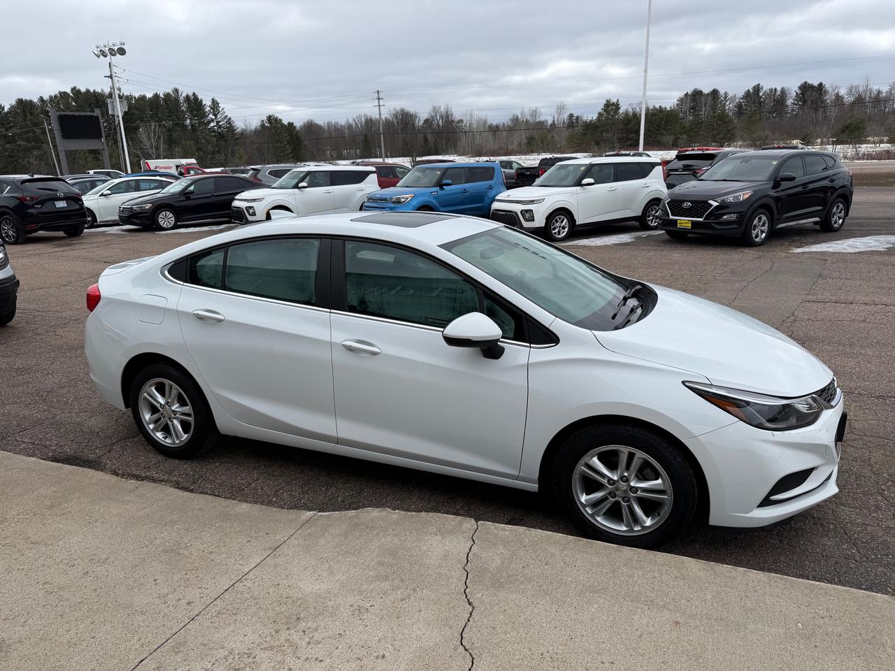 2016 Chevrolet Cruze LT Auto 4dr Sedan Photo