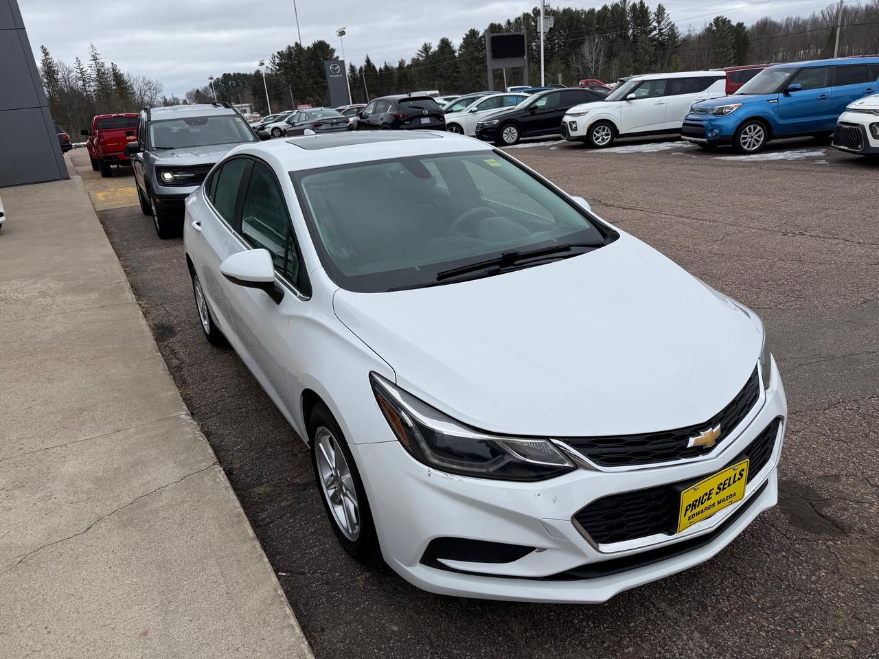 2016 Chevrolet Cruze LT Auto 4dr Sedan Photo