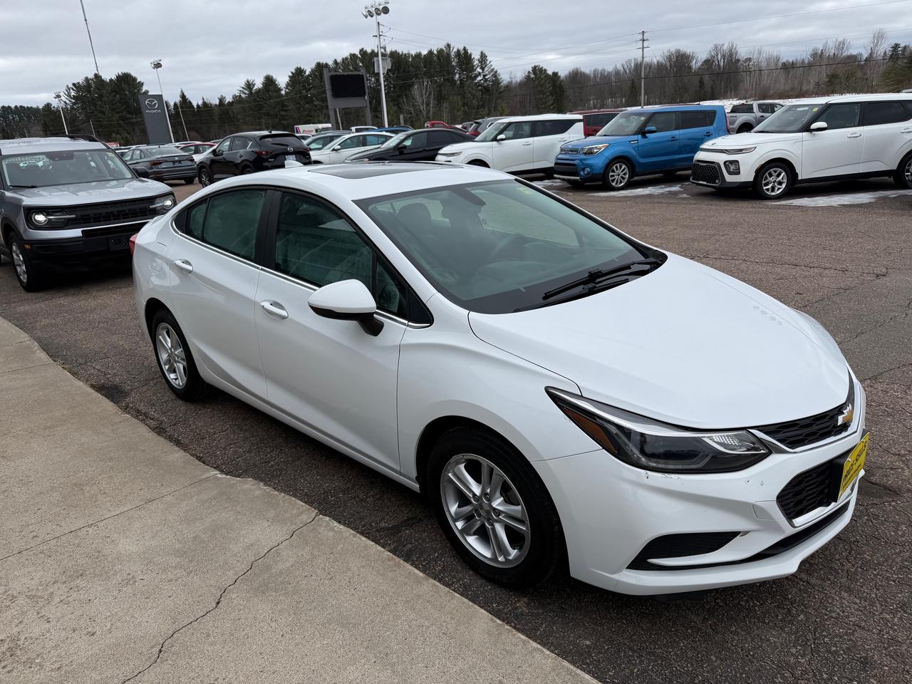 2016 Chevrolet Cruze LT Auto 4dr Sedan Photo