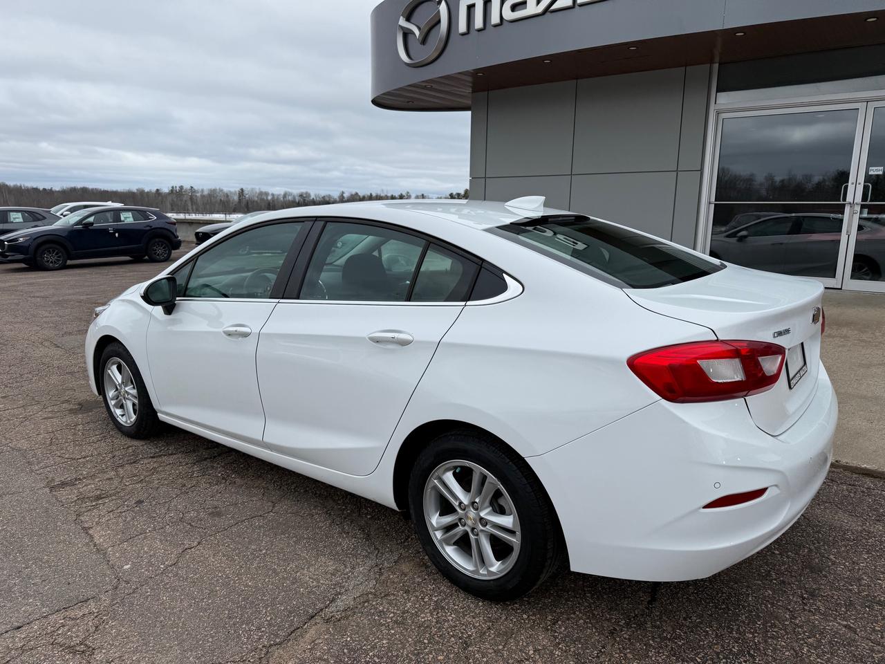 2016 Chevrolet Cruze LT Auto 4dr Sedan Photo