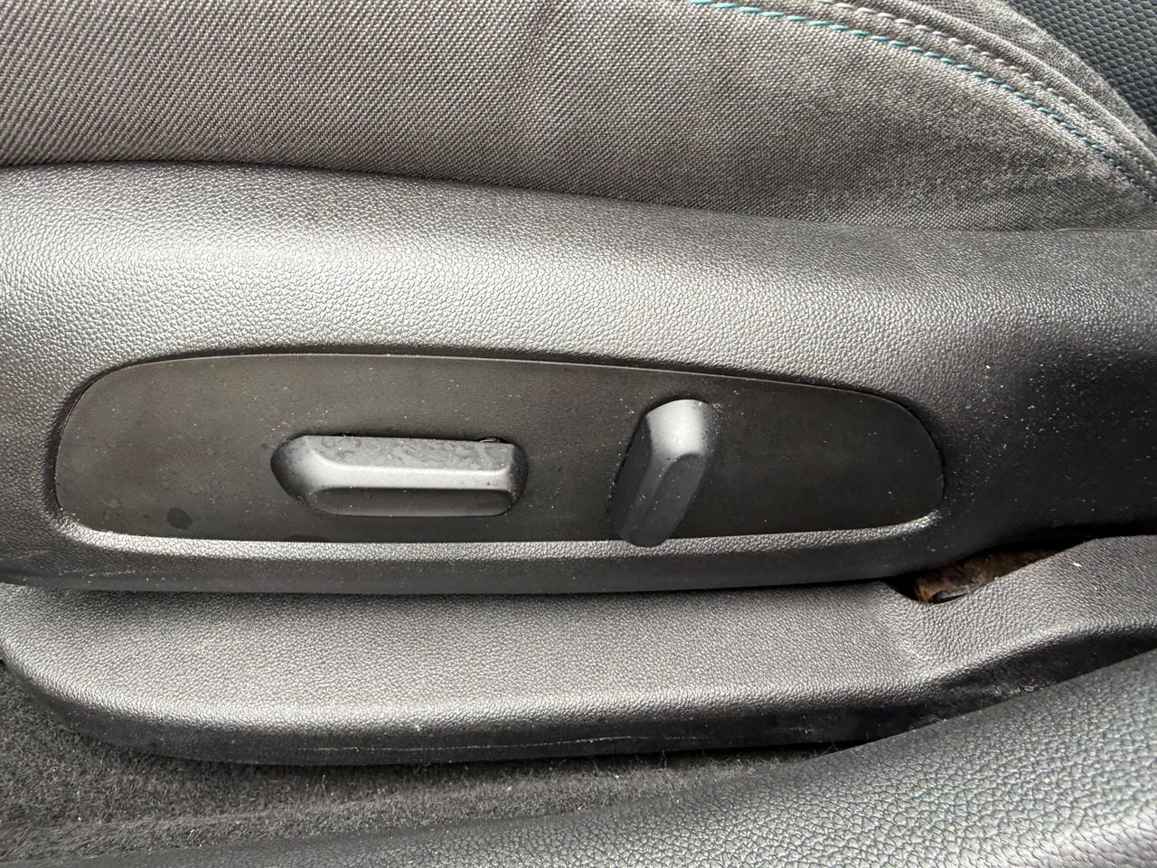 2016 Chevrolet Cruze LT Auto 4dr Sedan Photo