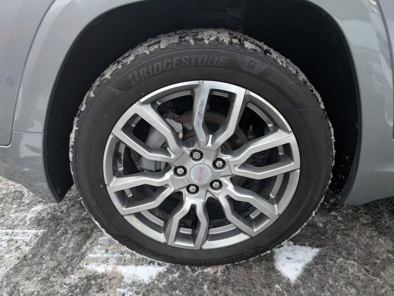 2023 GMC Terrain AWD Denali Photo4