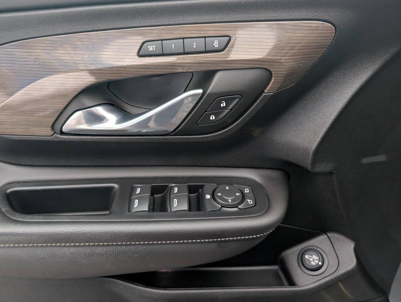 2023 GMC Terrain AWD Denali Photo