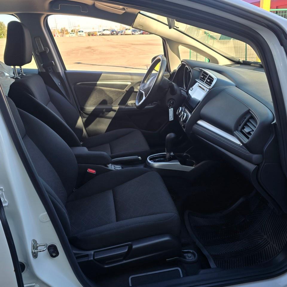 2017 Honda Fit SE CVT Photo