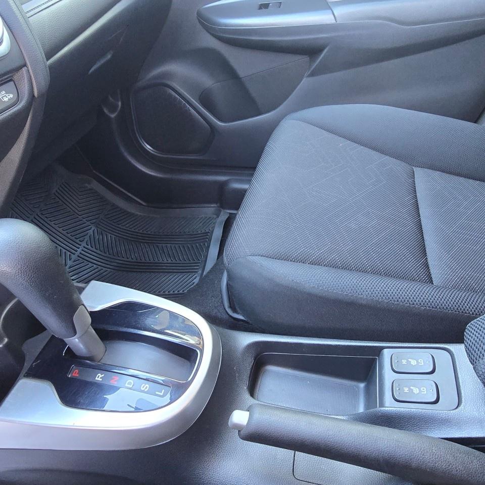 2017 Honda Fit SE CVT Photo