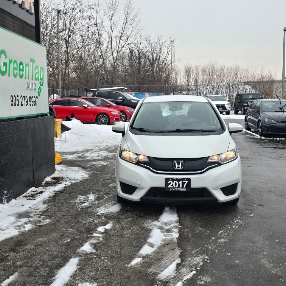 2017 Honda Fit SE CVT Photo2