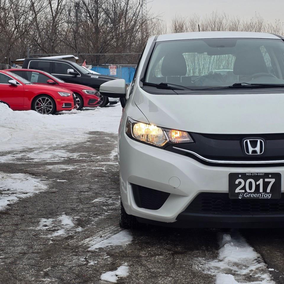 2017 Honda Fit SE CVT Photo3