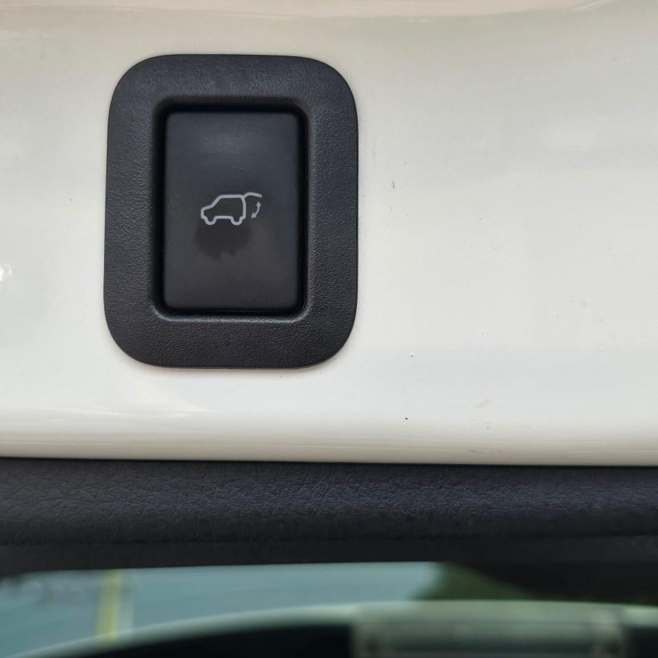 2016 Toyota Highlander AWD 4DR LIMITED Photo