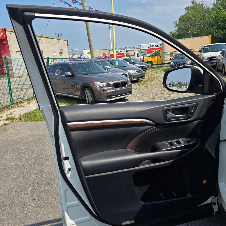 2016 Toyota Highlander AWD 4DR LIMITED Photo