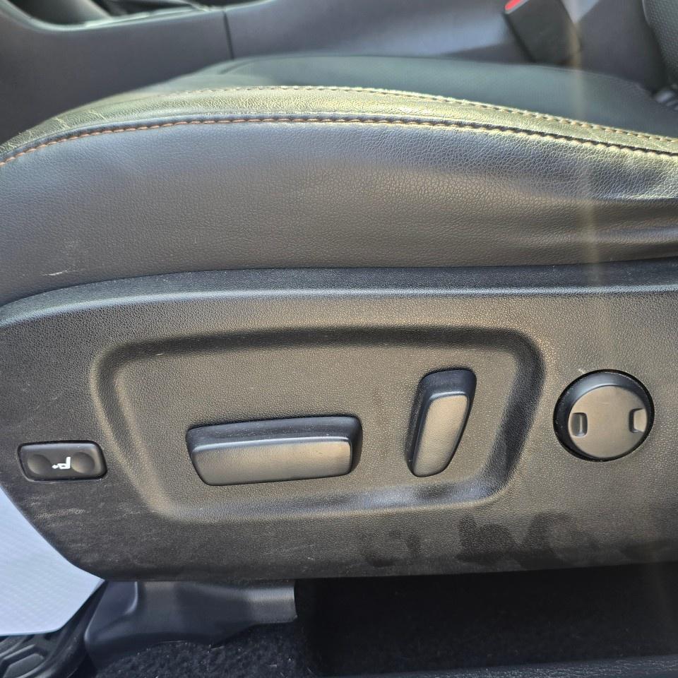 2016 Toyota Highlander AWD 4DR LIMITED Photo