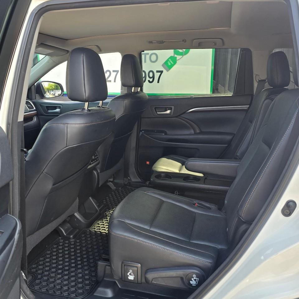 2016 Toyota Highlander AWD 4DR LIMITED Photo