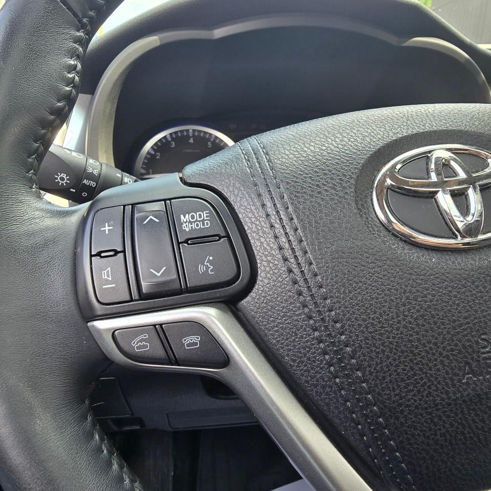 2016 Toyota Highlander AWD 4DR LIMITED Photo