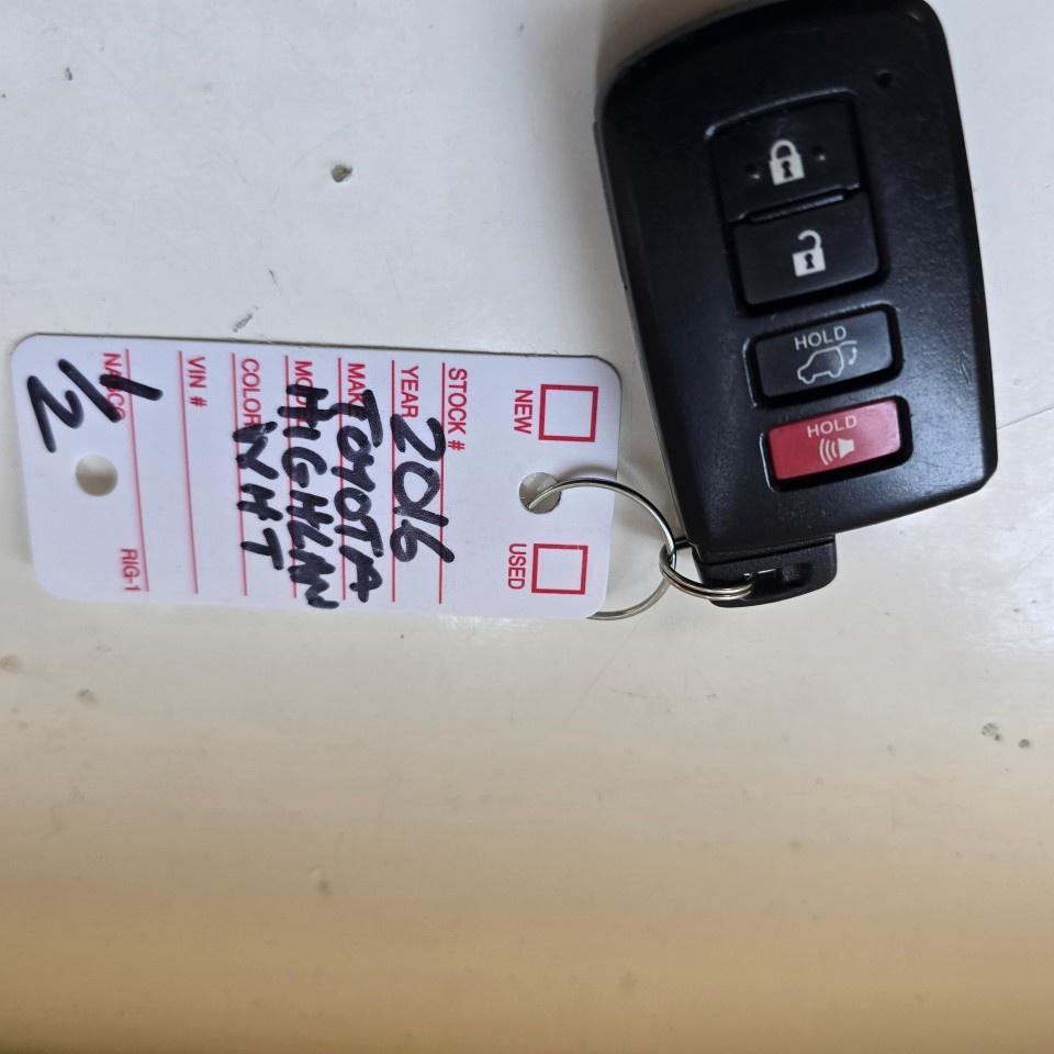 2016 Toyota Highlander AWD 4DR LIMITED Photo