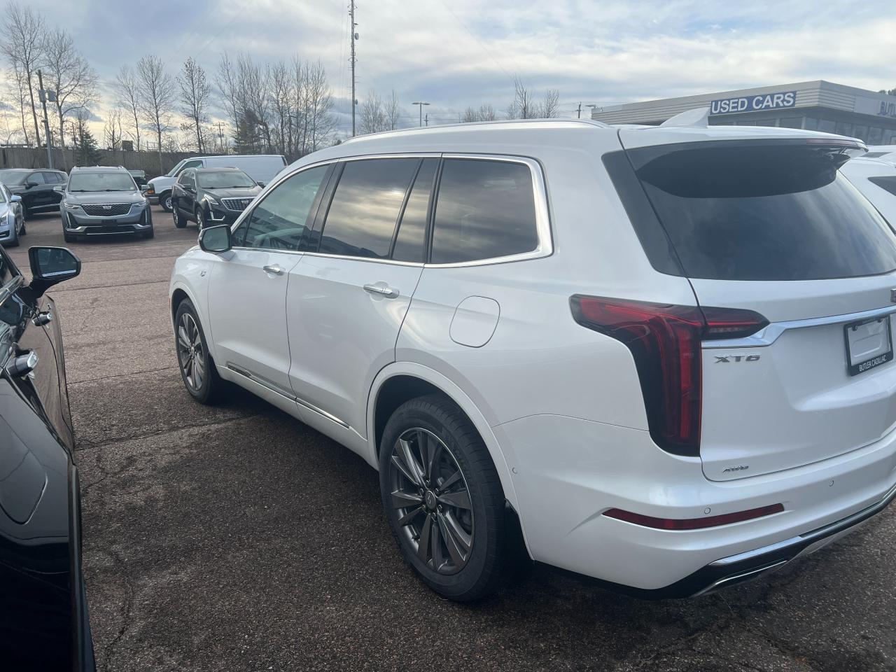 2021 Cadillac XT6 Premium Luxury 4dr All-Wheel Drive Photo3