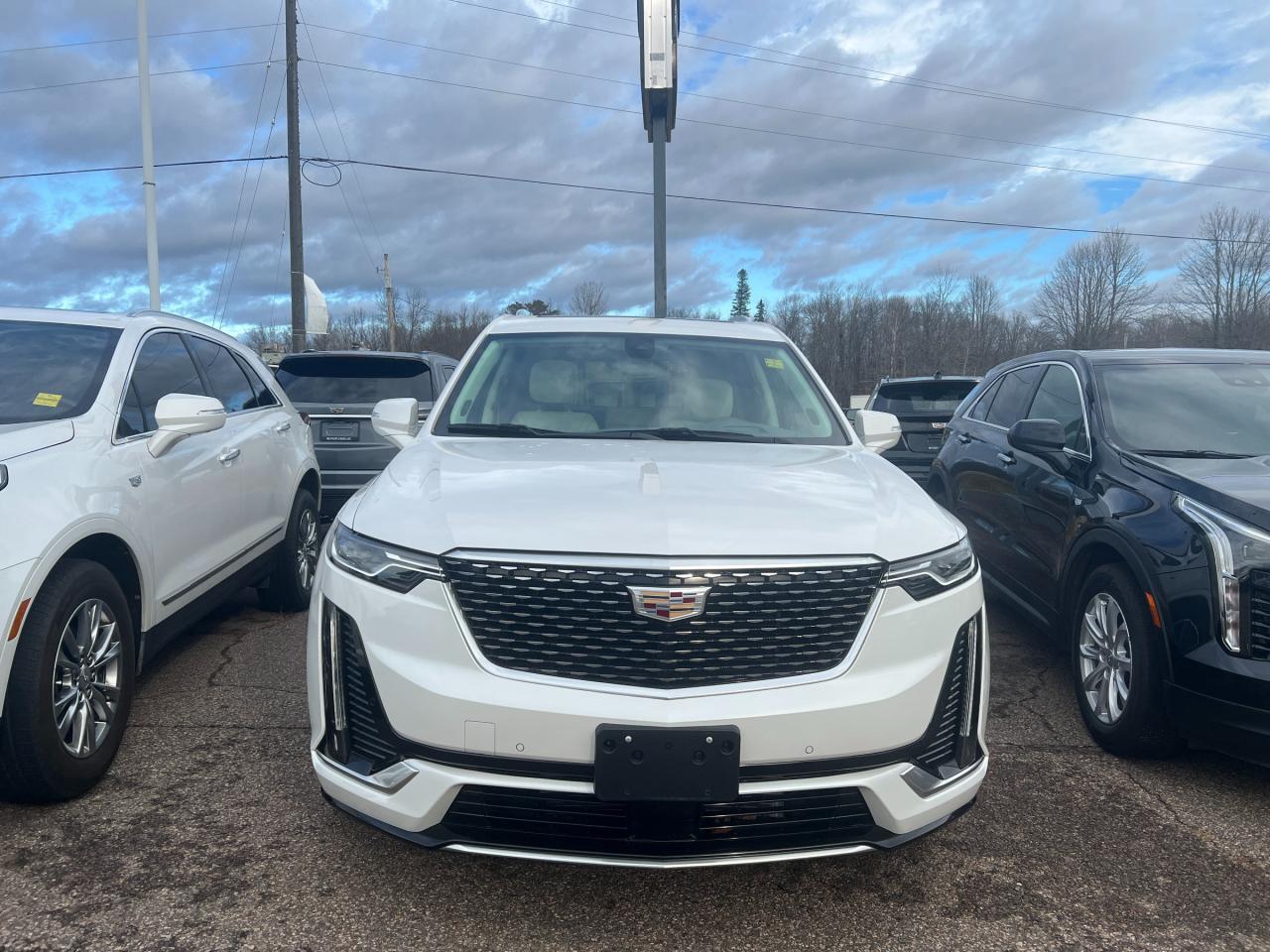 2021 Cadillac XT6 Premium Luxury 4dr All-Wheel Drive Photo2