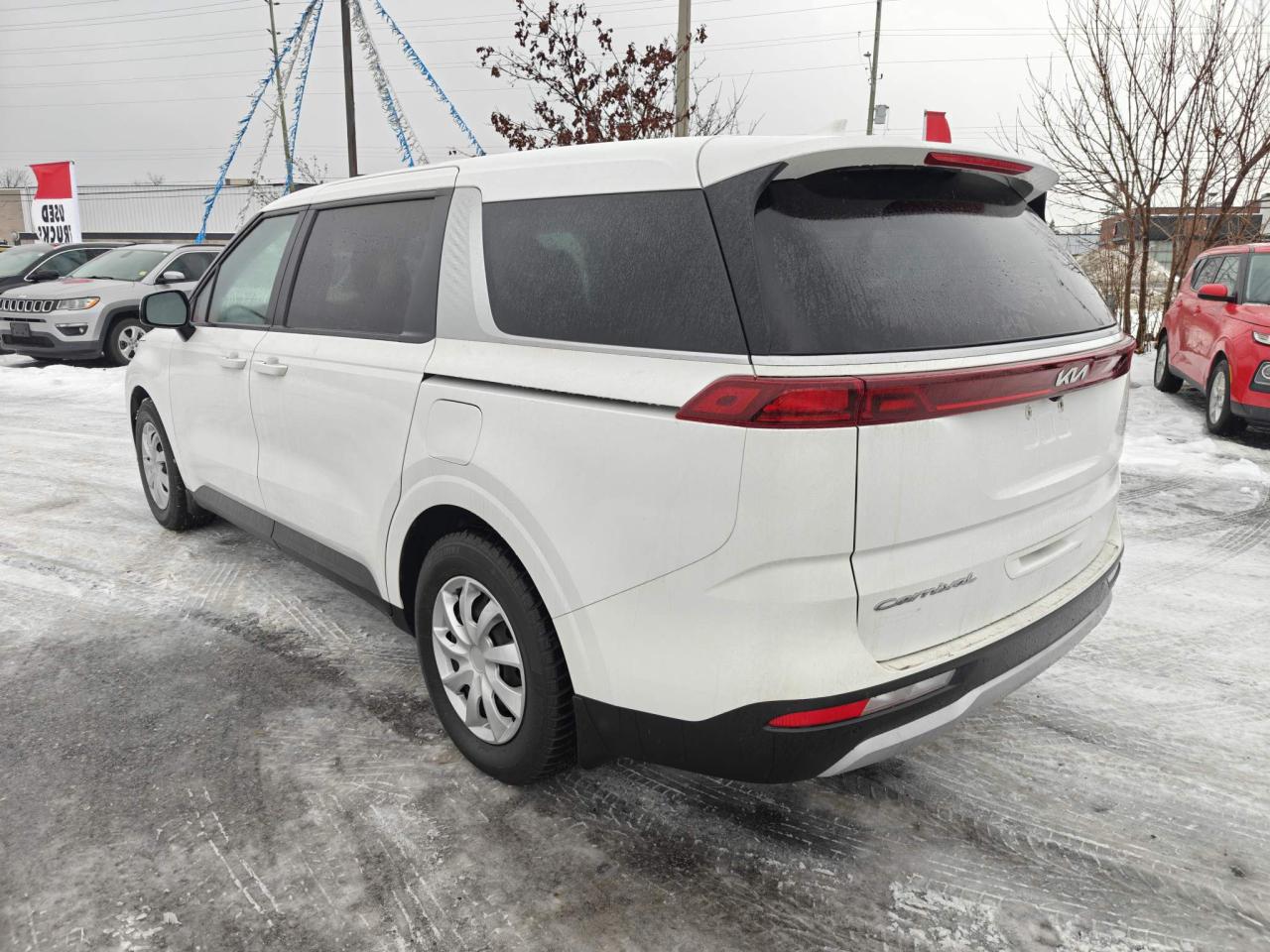 2022 Kia Carnival LX Passenger Van Photo