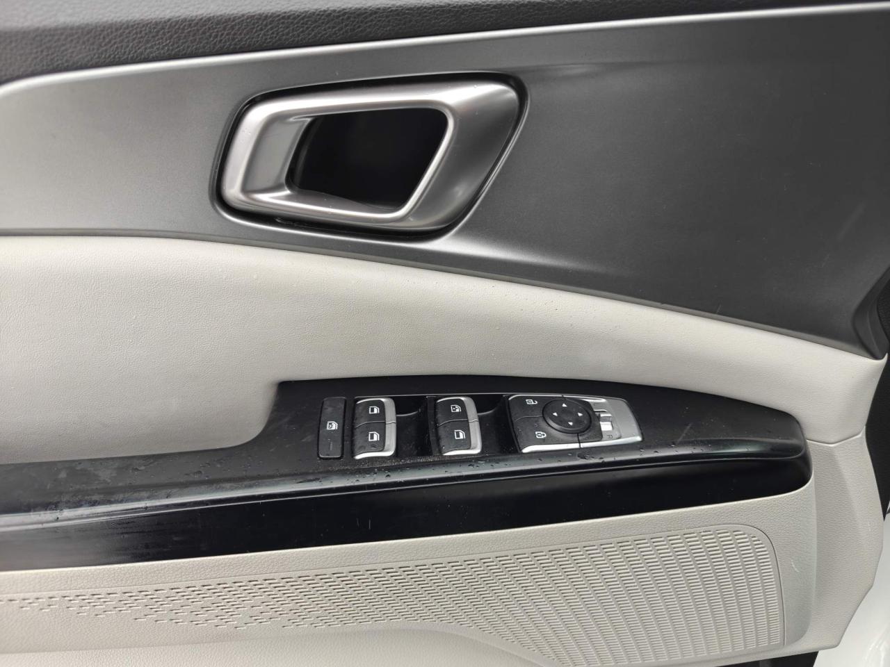 2022 Kia Carnival LX Passenger Van Photo