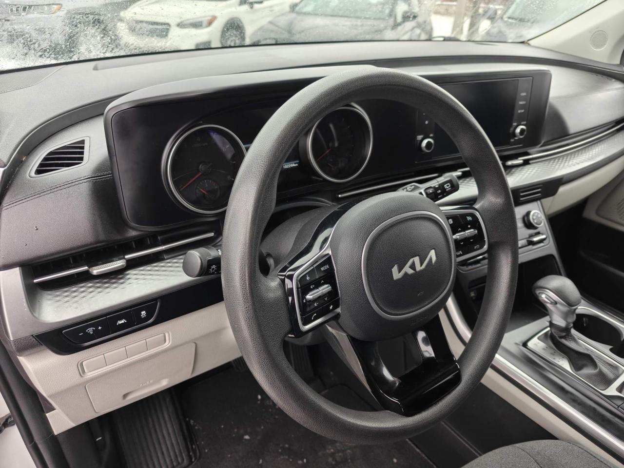 2022 Kia Carnival LX+ Passenger Van Photo