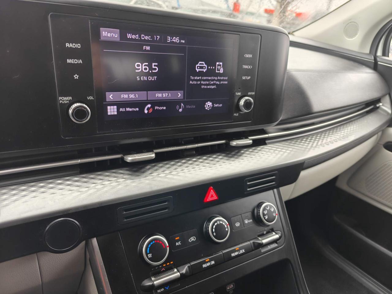 2022 Kia Carnival LX Passenger Van Photo