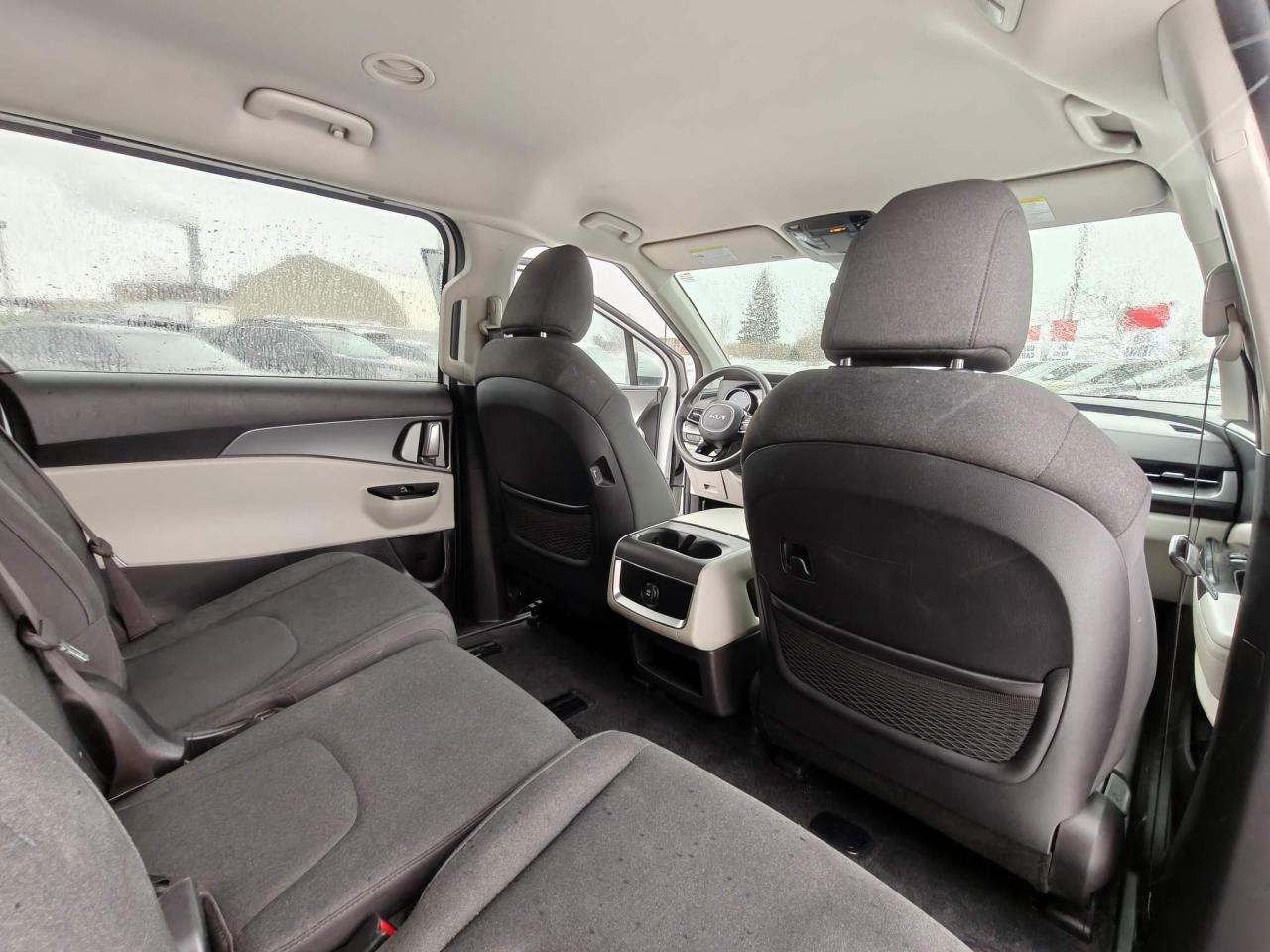 2022 Kia Carnival LX Passenger Van Photo