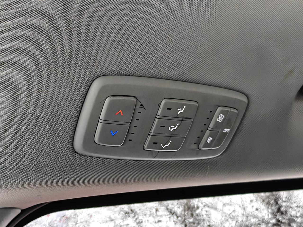 2022 Kia Carnival LX+ Passenger Van Photo