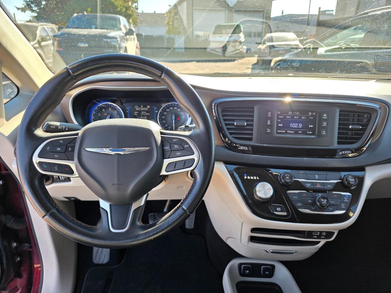 2017 Chrysler Pacifica Touring-L Passenger Van Photo