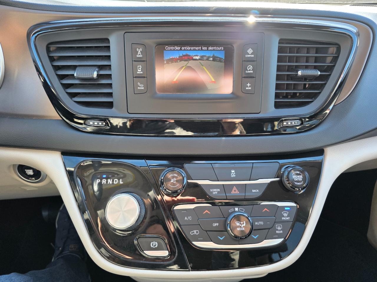 2017 Chrysler Pacifica Touring-L Passenger Van Photo