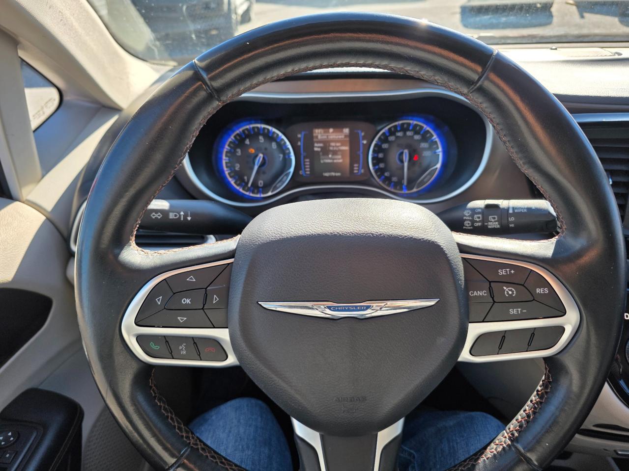 2017 Chrysler Pacifica Touring-L Passenger Van Photo