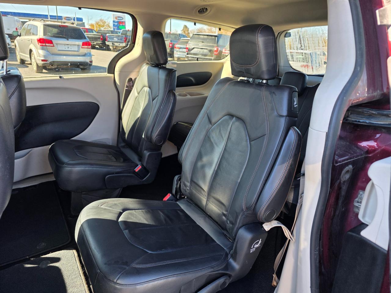 2017 Chrysler Pacifica Touring-L Passenger Van Photo