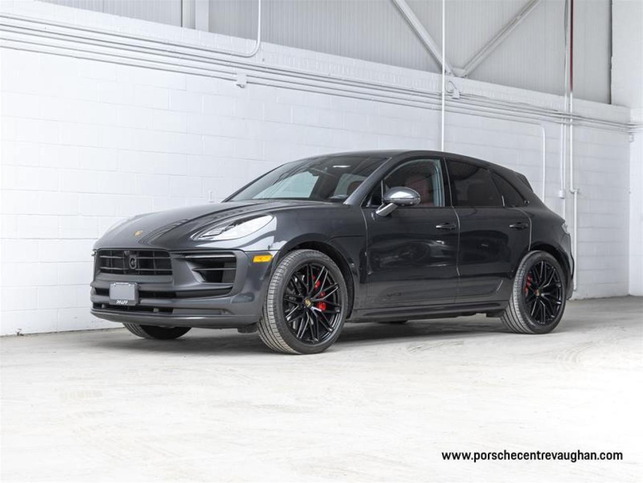 2023 Porsche Macan  Photo0