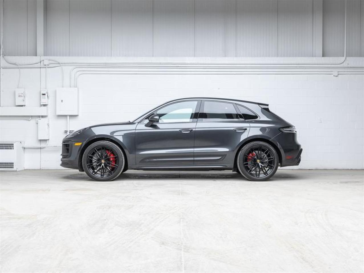 2023 Porsche Macan  Photo