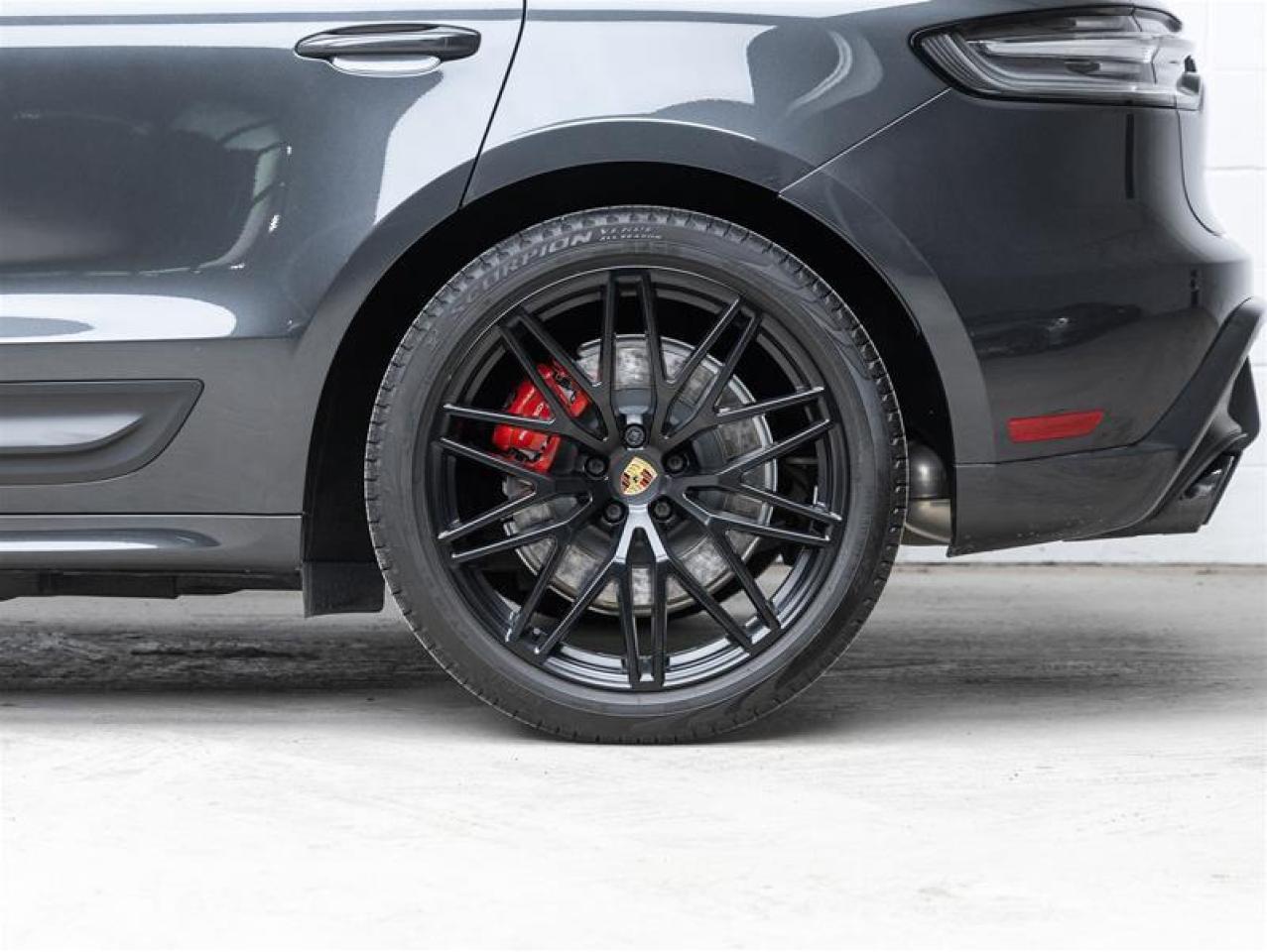 2023 Porsche Macan  Photo