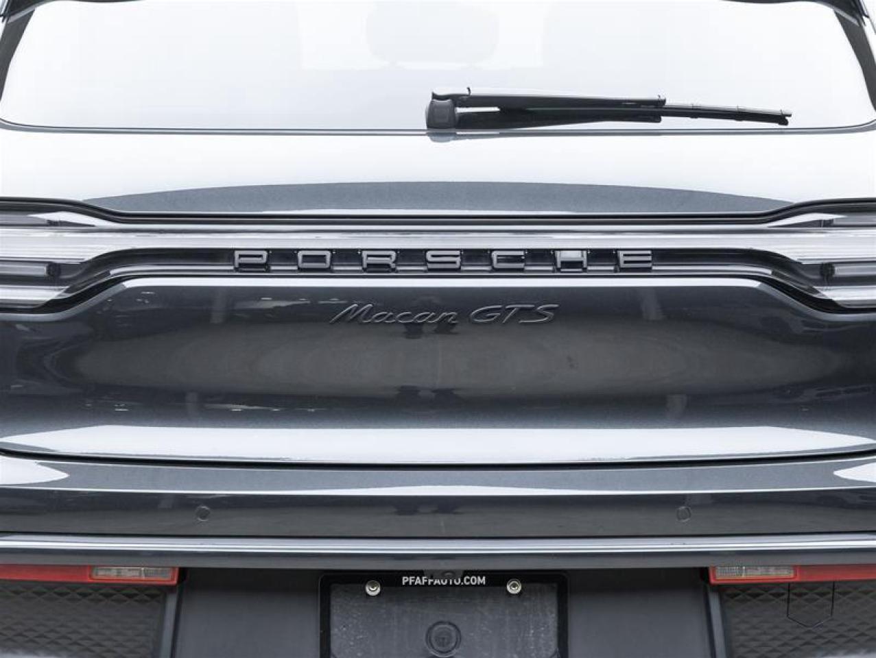 2023 Porsche Macan  Photo