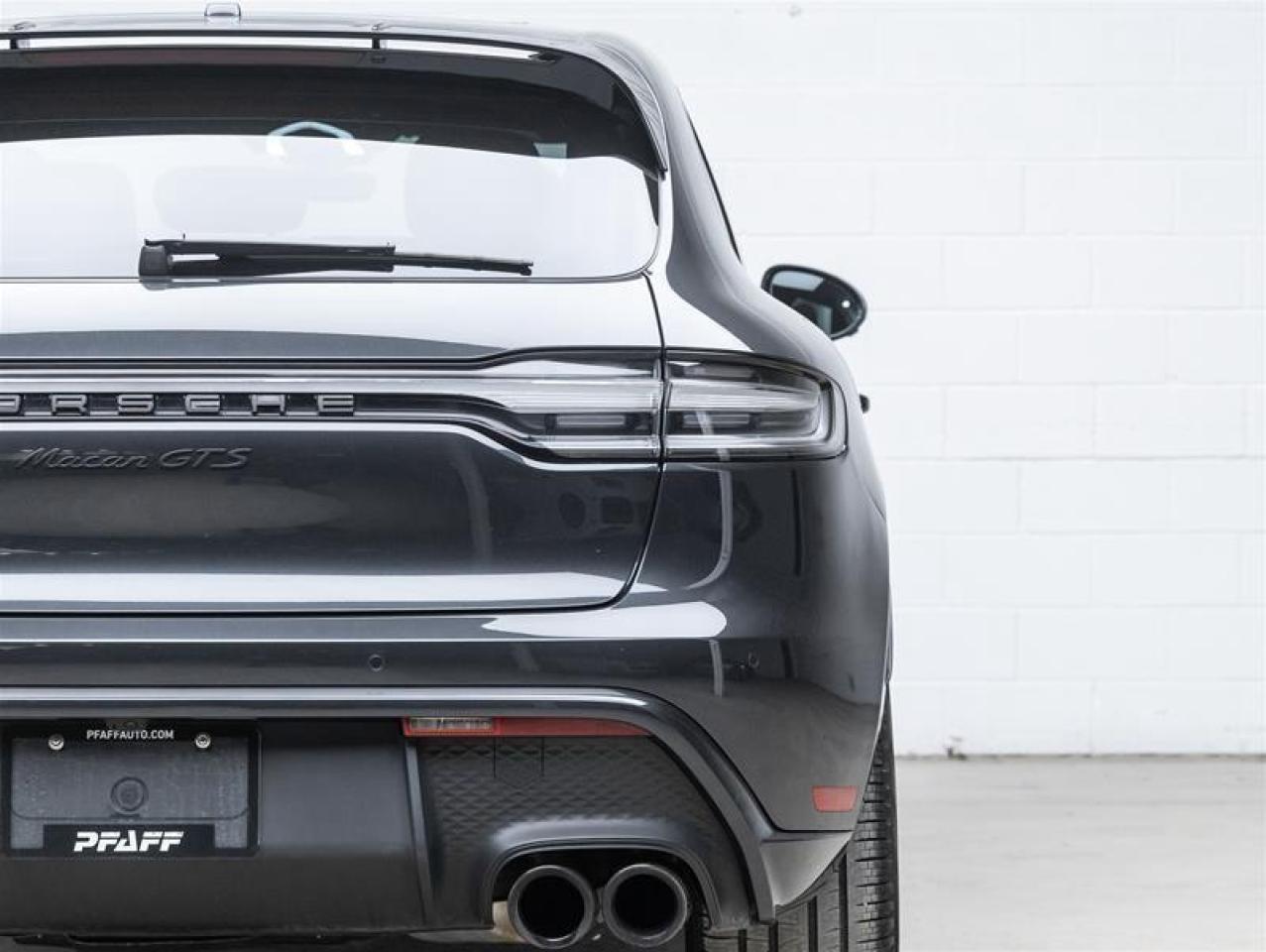 2023 Porsche Macan  Photo