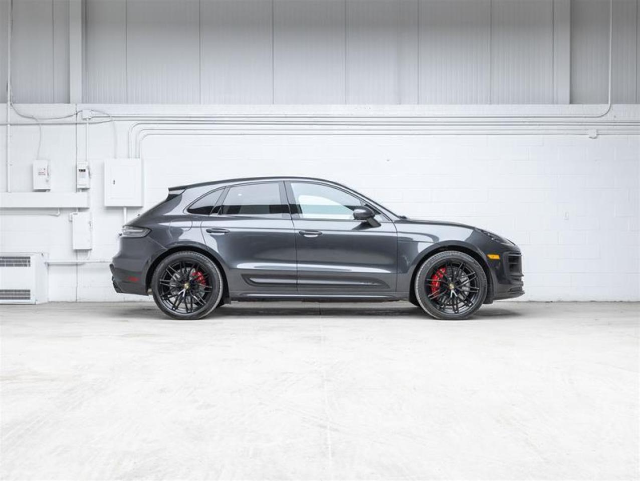 2023 Porsche Macan  Photo
