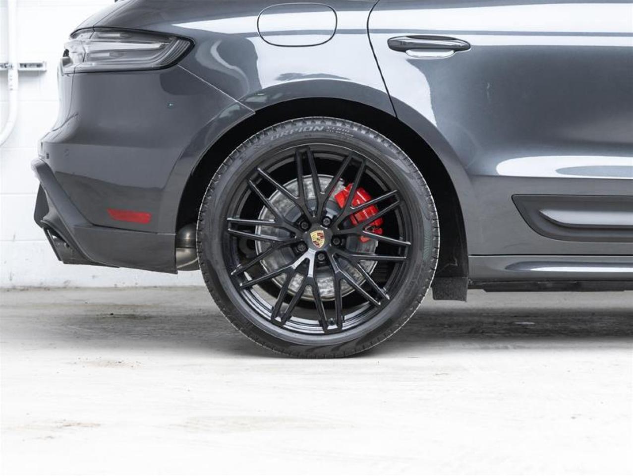 2023 Porsche Macan  Photo