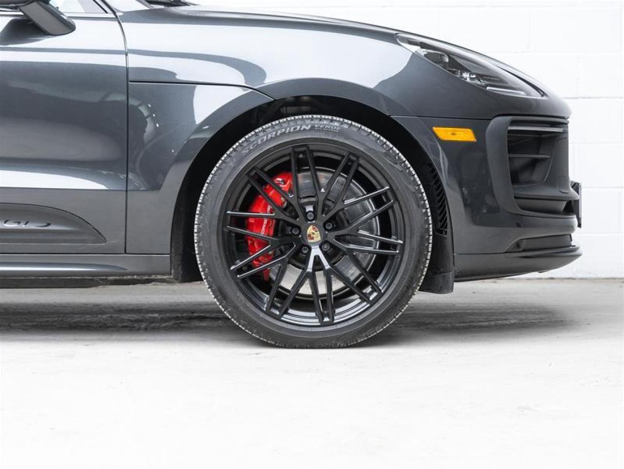 2023 Porsche Macan  Photo