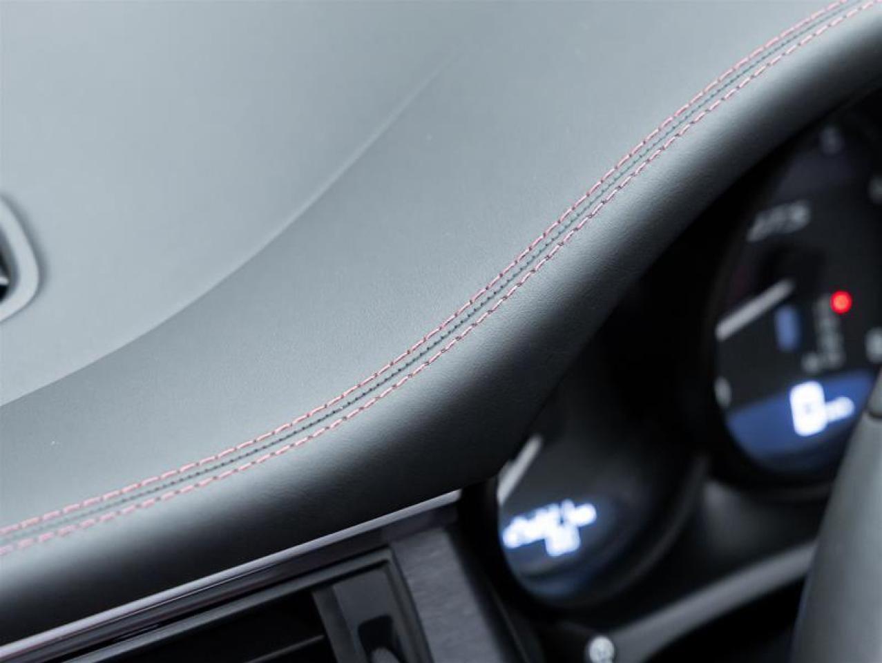 2023 Porsche Macan  Photo