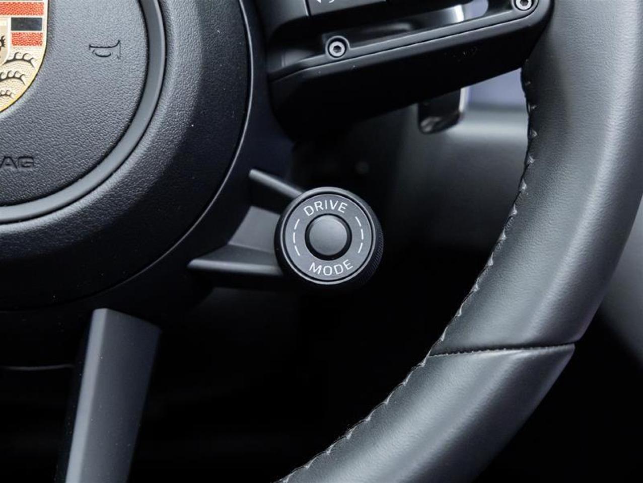 2023 Porsche Macan  Photo