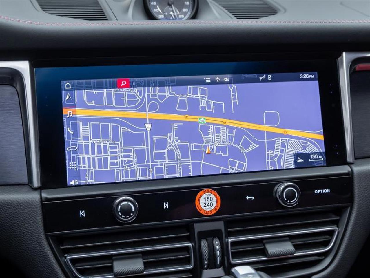 2023 Porsche Macan  Photo