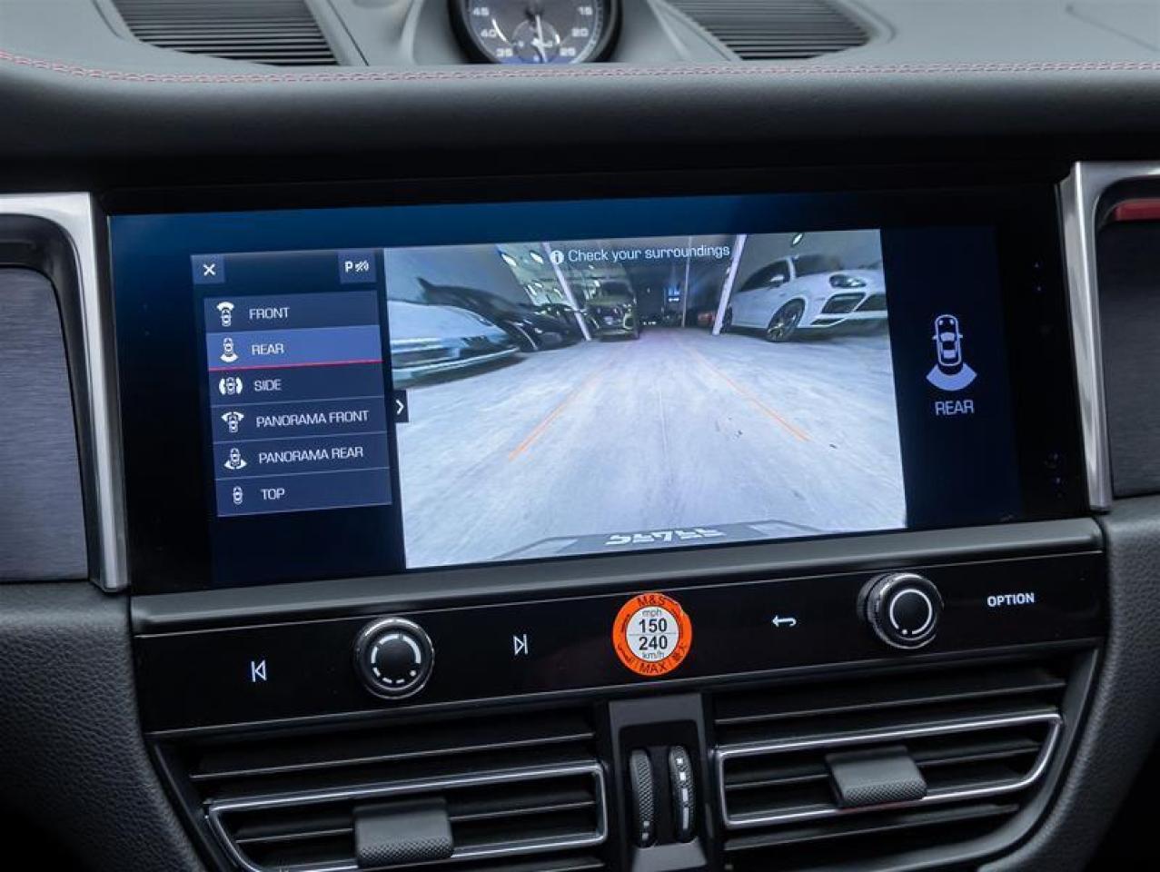 2023 Porsche Macan  Photo