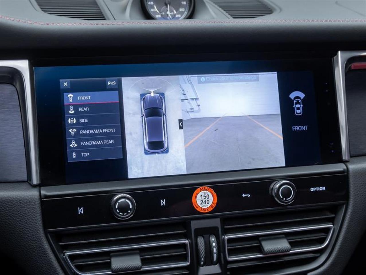 2023 Porsche Macan  Photo