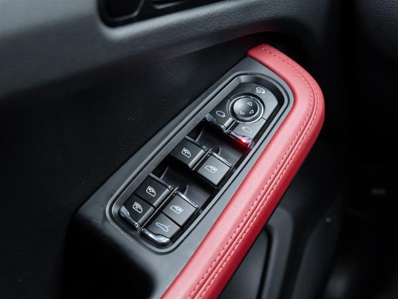 2023 Porsche Macan  Photo