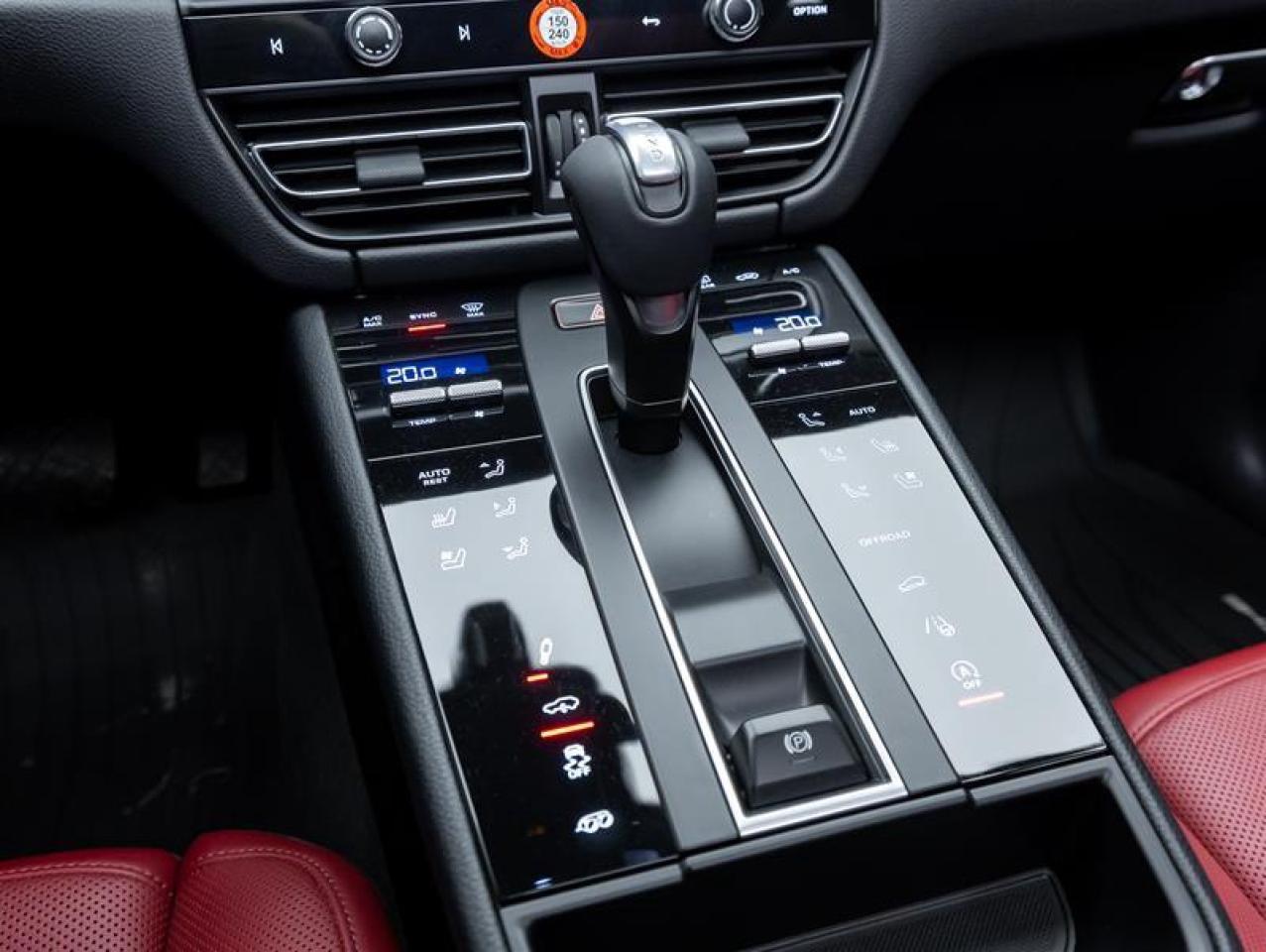 2023 Porsche Macan  Photo