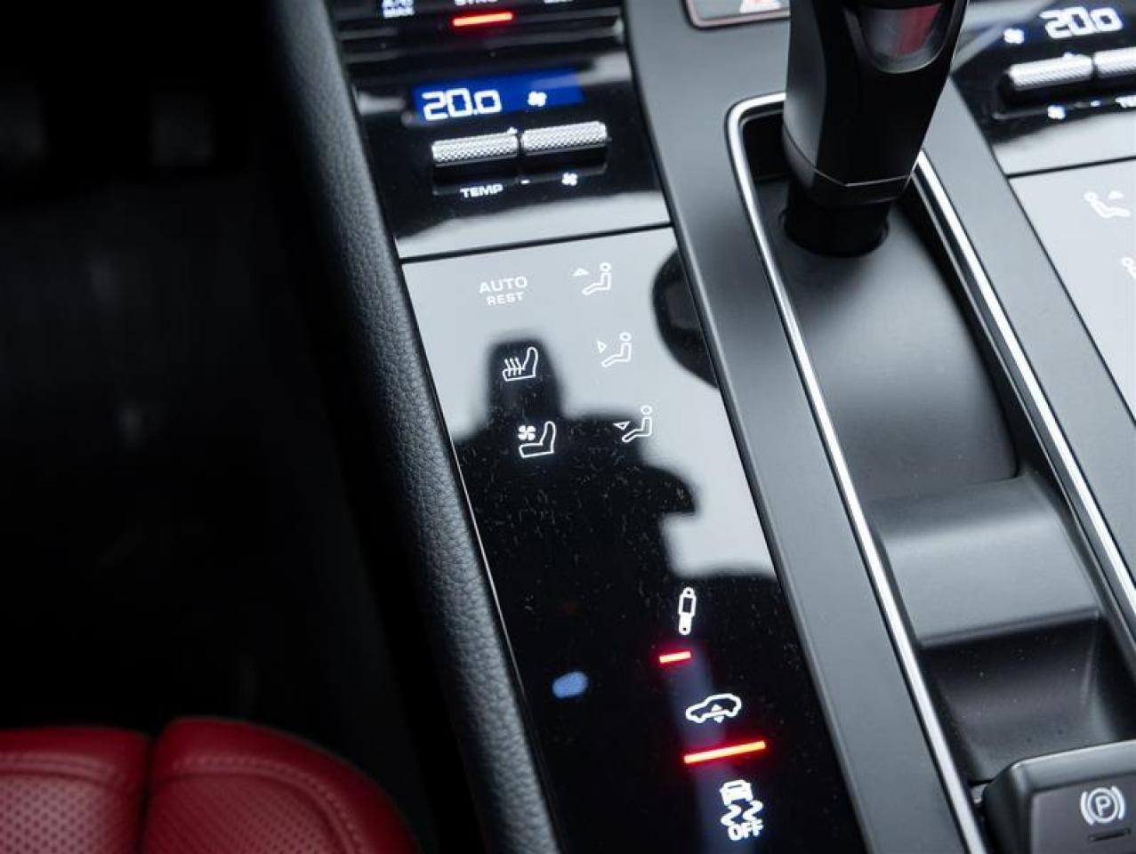 2023 Porsche Macan  Photo