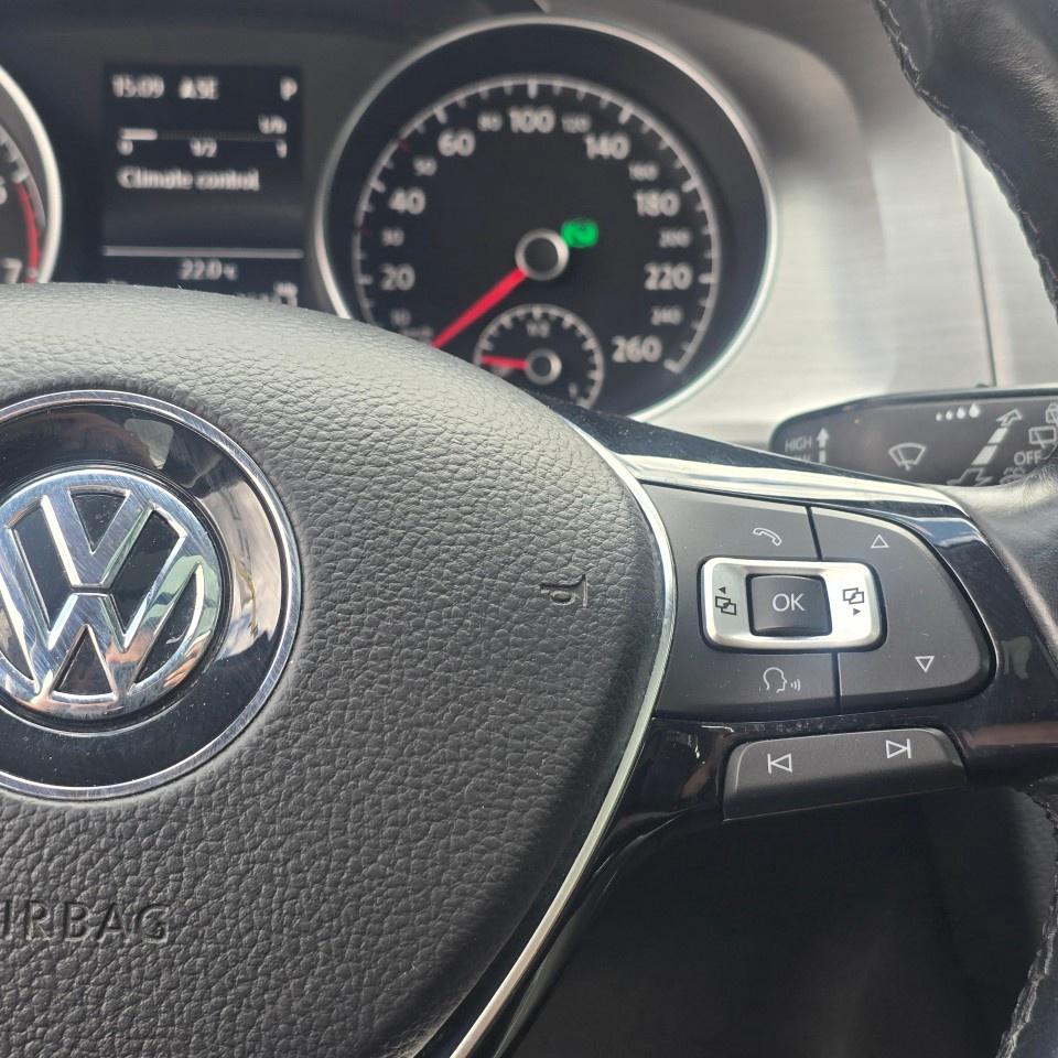 2017 Volkswagen Golf SportWagen 4dr DSG 1.8 TSI Highline 4MOTION Photo