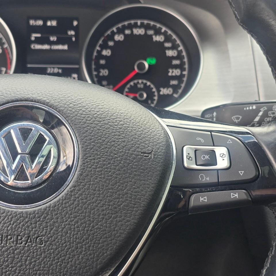 2017 Volkswagen Golf SportWagen 4dr DSG 1.8 TSI Highline 4MOTION Photo