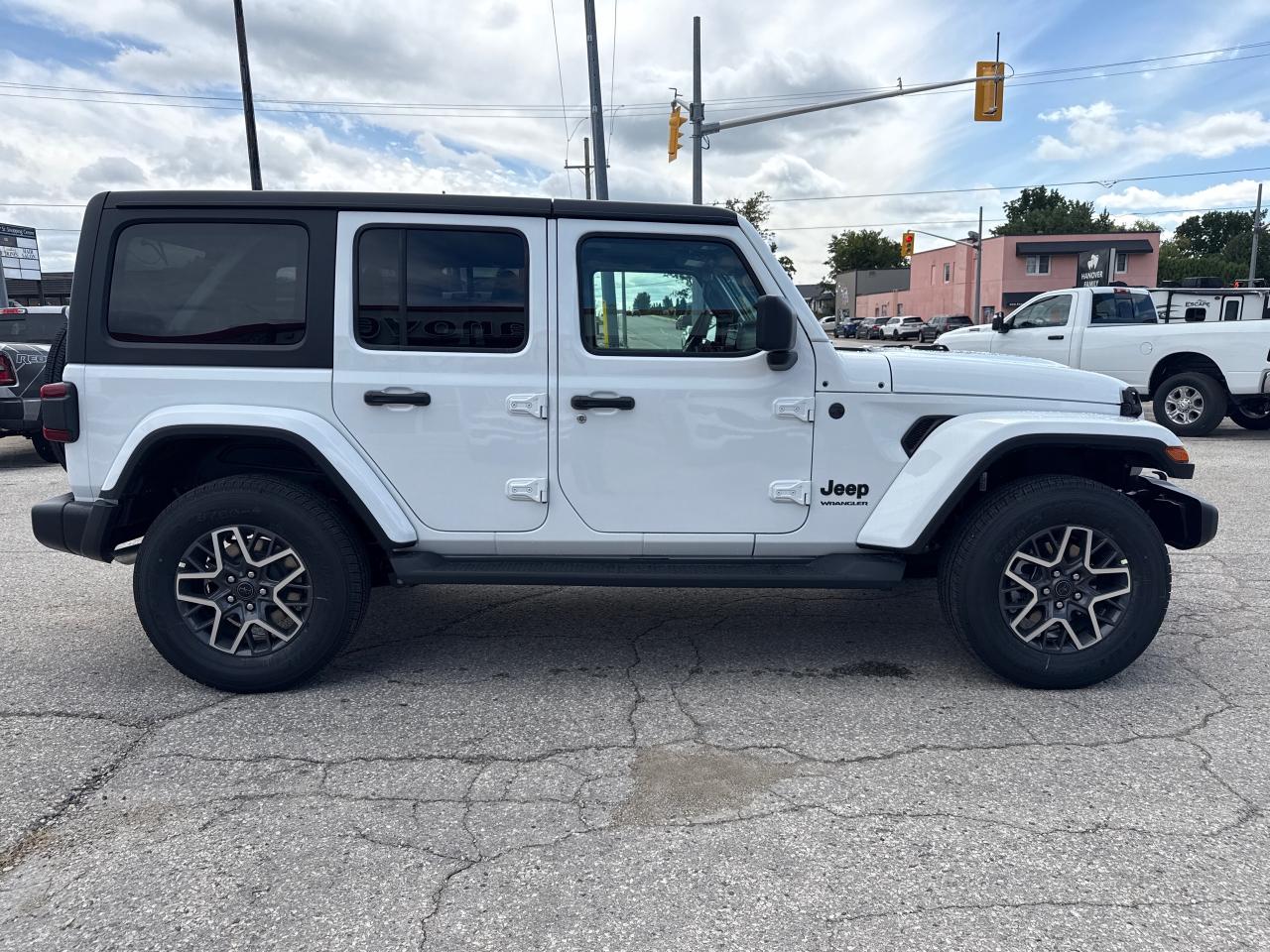 2025 Jeep Wrangler SAHARA 4DR 4X4 Photo