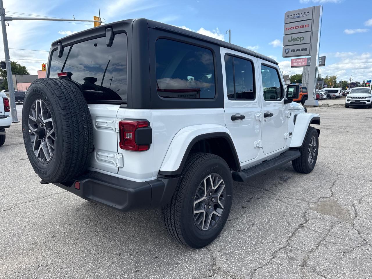 2025 Jeep Wrangler SAHARA 4DR 4X4 Photo