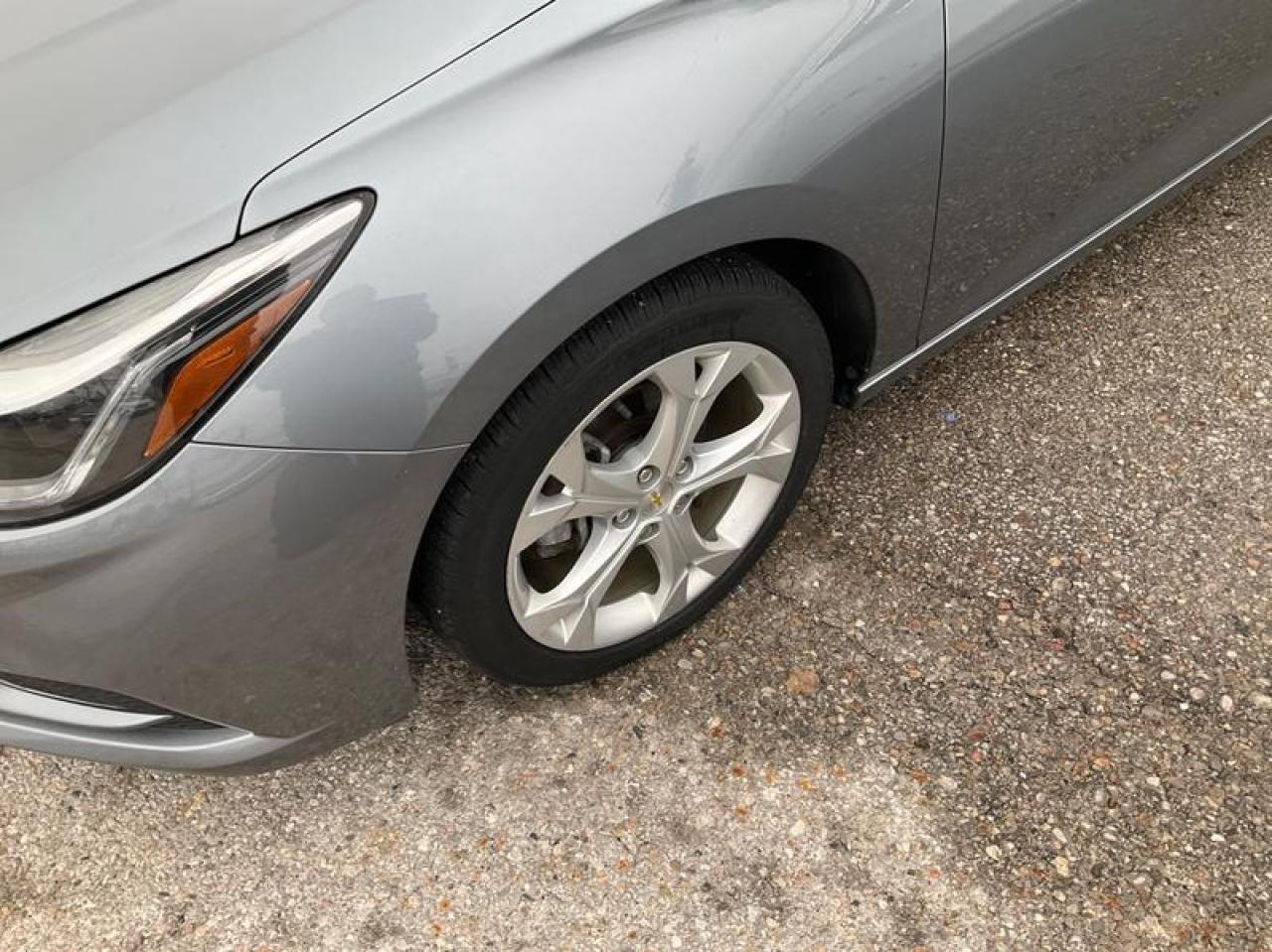 2018 Chevrolet Cruze Premier Photo